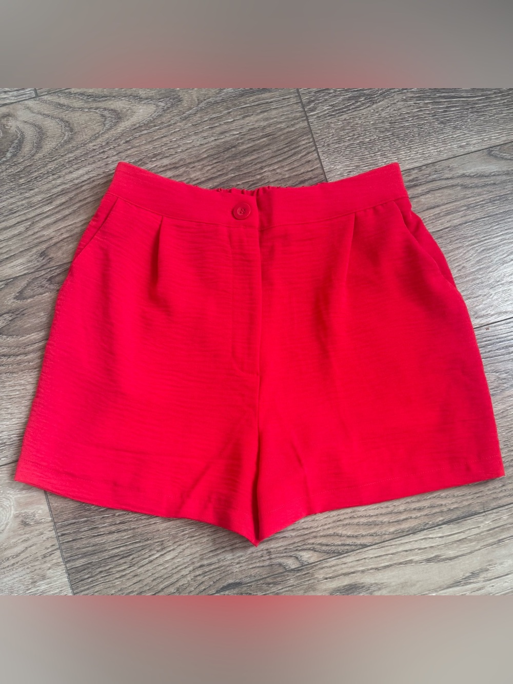 1.  Zenana Red High Waisted Pleated Dress Shorts Size Medium NWOT